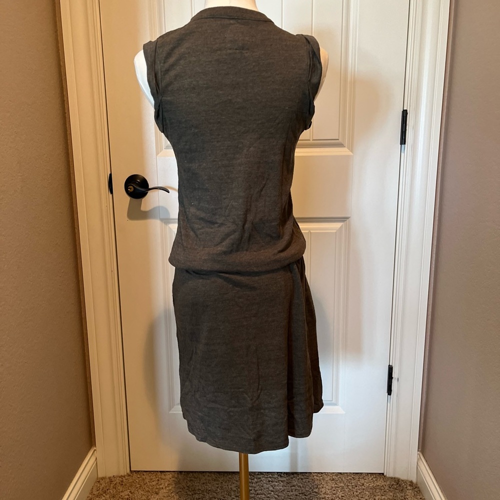 Chaser Sleeveless Green Dress - Picture 2 of 4